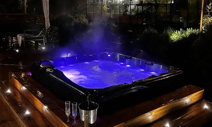 Nacka Municipality House | Wonderful house with luxorious outdoor SPA