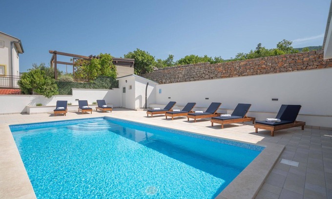 Klenovica House | Wonderful private villa for 16 guests with private pool, A/C, WIFI, TV and terrace