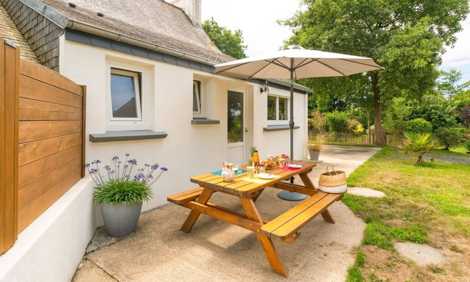 Plovan House | Wonderful private villa for 4 people with WIFI, TV, terrace, pets allowed and parking