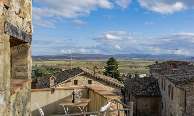 Sovicille House | Wonderful private villa with WIFI, TV, terrace, pets allowed, panoramic view and parking