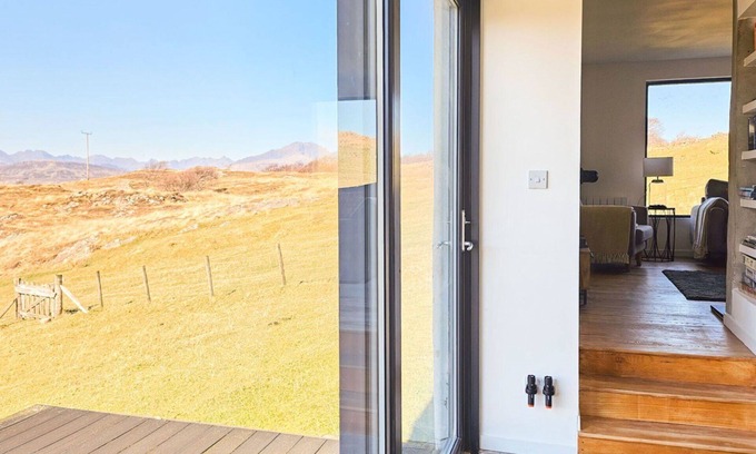 Breakish House | Wonderful private villa for 8 people with TV, terrace and panoramic view