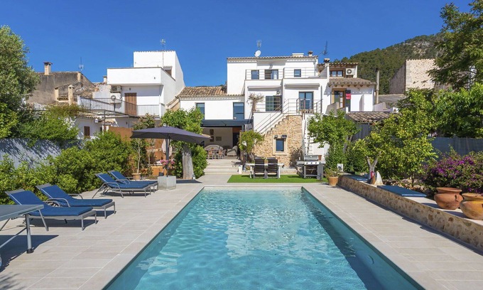 Alaro Villa | Wonderful private villa for 12 people with private pool, WIFI, A/C, TV, terrace and parking
