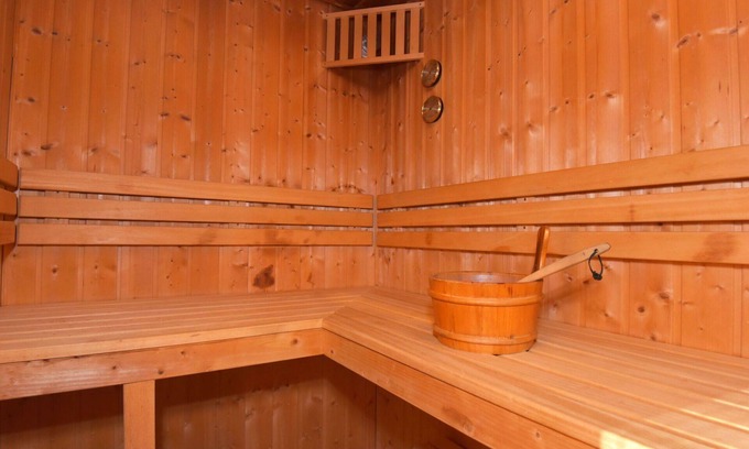 Suhl House | Wonderful private villa for 4 people with WIFI, TV, terrace, pets allowed and parking
