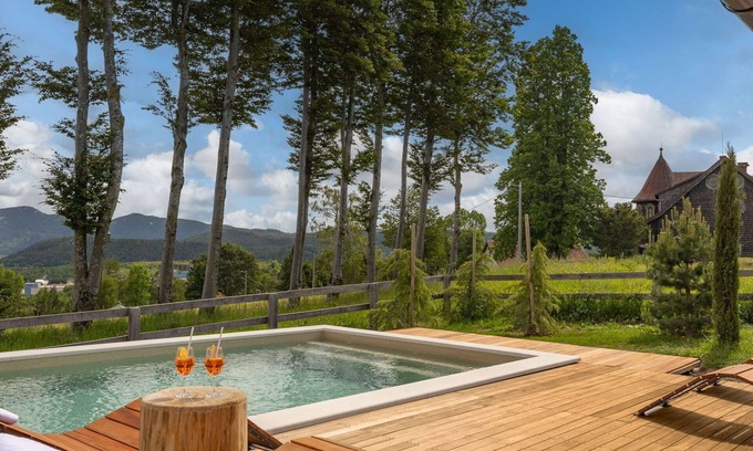 Fuzine Villa | Wonderful private villa with hot tub, private pool, WIFI, TV, terrace, pets allowed and parking
