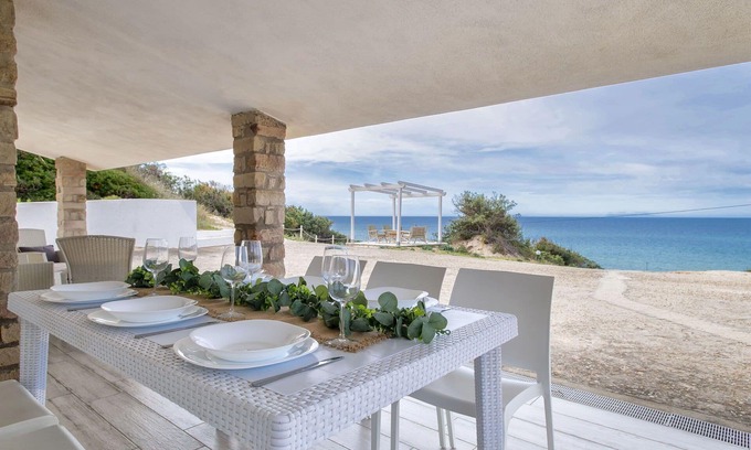 Badesi Villa | Wonderful private villa for 6 people with WIFI, A/C, TV and patio