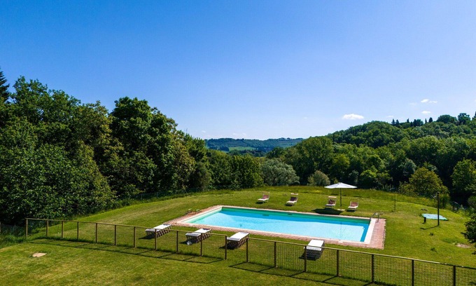 Cetona Villa | Wonderful private villa for 8 people with WIFI, private pool, TV, patio and panoramic view