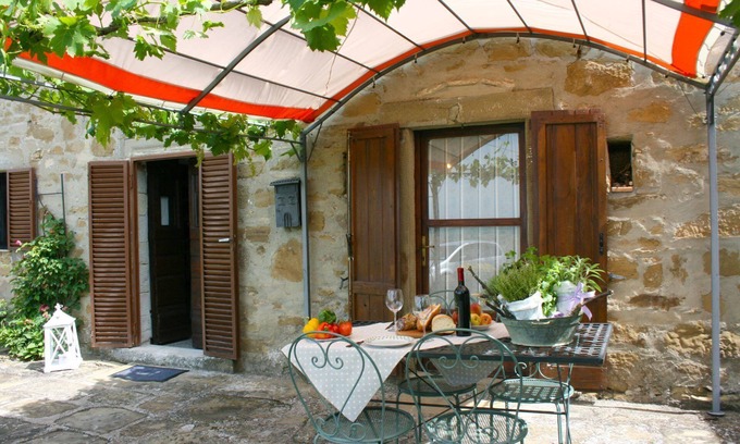 San Pietro a Cegliolo Villa | Wonderful private villa for 5 people with WIFI, private pool, pets allowed and parking