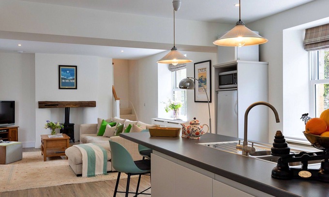 Grantley House | Wonderful villa for 2 people with WIFI, balcony, pets allowed and parking