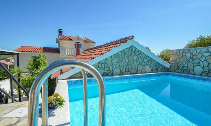 Sonkovic House | Wonderful villa for 5 people with private pool, A/C, WIFI, TV, terrace and parking