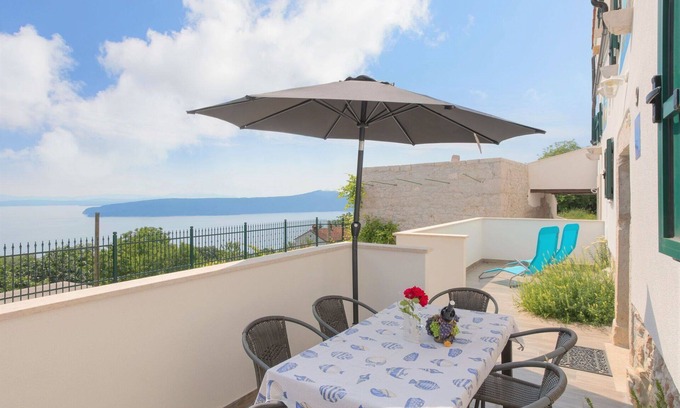 Sveta Jelena House | Wonderful villa for 6 guests with A/C, WIFI, TV, terrace, pets allowed and parking