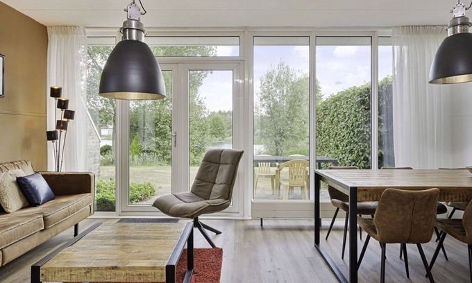 Vlagtwedde House | Wonderful villa for 6 people with WIFI, pool, TV, terrace and parking