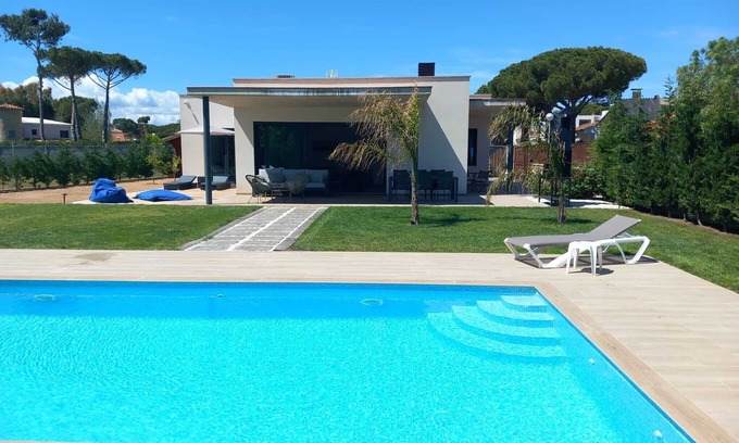 Mas Pinell Villa | Wonderfull Villa in Costa Brava, Private pool, Sand beach 300m, Emporda Golf 5km