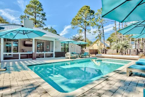 Sugarwood Beach House | Wood Beach Retreat Perfect 30A Location offering Easy Beach Access & Private Pool