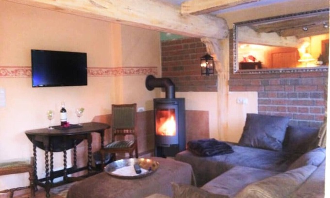 Hemmoor Apartment | Wood-burning stove in romantic piano apartment, Hechthausen
