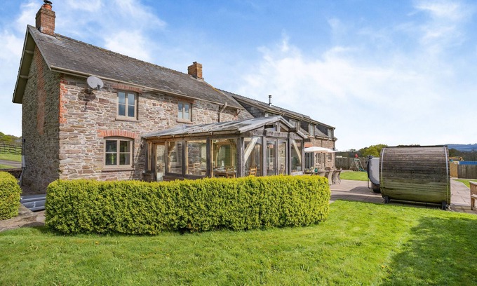 Llanfihangel Tal-y-llyn House | Wood Farm Barn - Six Bedroom House, Sleeps 12