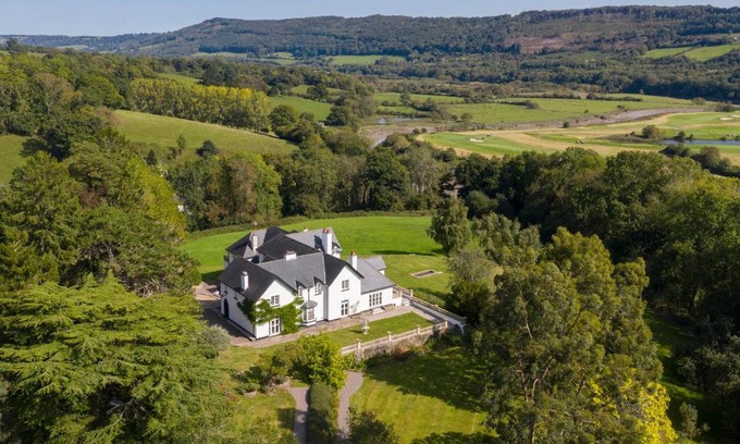 Coed-Y-Paen House | Woodbank