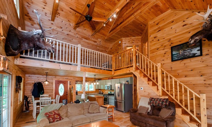 Bingham Cabin | “Wooded Bliss” 💕Cabin in Bingham Maine!