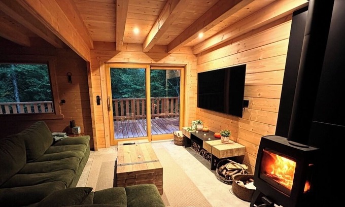 L'Esperou Ski Chalet | Wooden chalet at l'Esperou for 15 people
