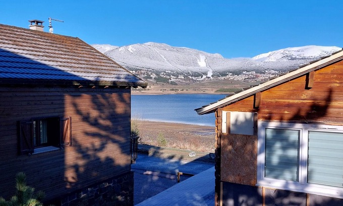 Matemale Ski Chalet | WOODEN CHALET FACING THE LAKE