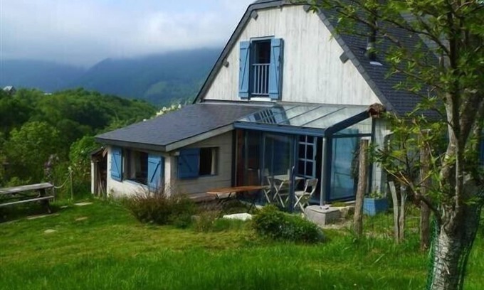 Campan Ski Chalet | Wooden chalet in the heart of the Pyrenees on an exceptional site.
