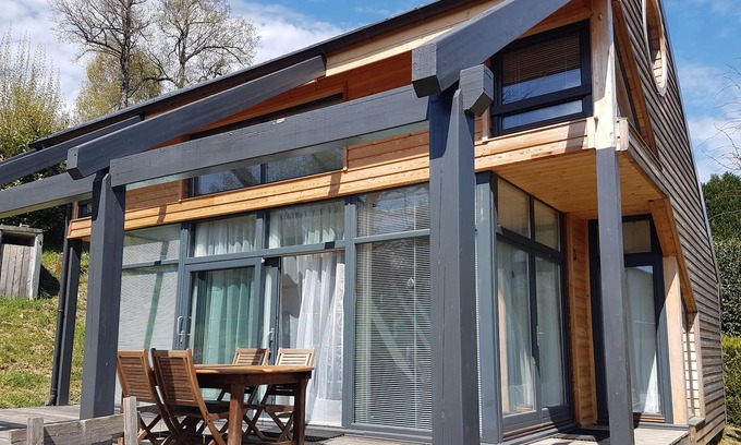Pont-de-Salars Ski Chalet | Wooden chalet on the lake of Pont de Salars, in Aveyron