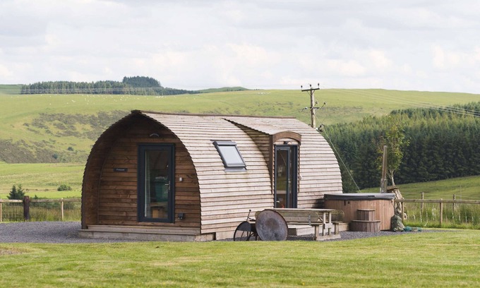 Trefeglwys Cabin | Wooden Cosy Cabin with Hot Tub in Mid Wales