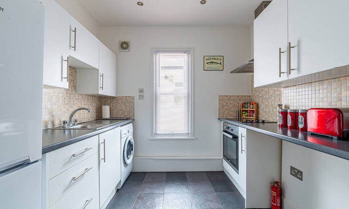 Westcliff-on-Sea Apartment | Woodgrange 2 bedroom apartment