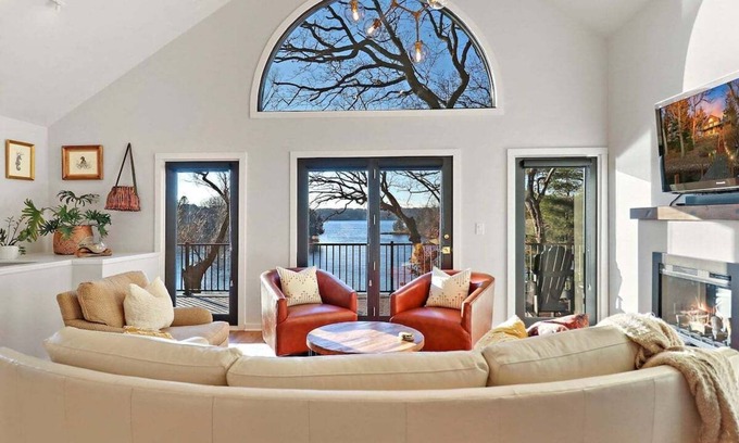 East Troy House | Woodhaven on Pleasant Lake |Pleasant Lake |Lakefront |Wraparound Deck |Views |Dock |Kayaks & Boards