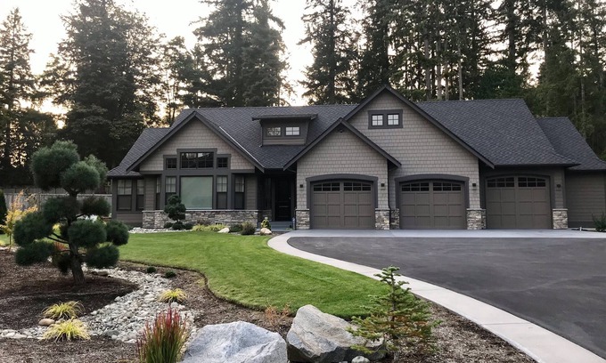Maltby House | Woodinville Wine Country New Custom Home - Seasonal Pricing - Casa Bambino