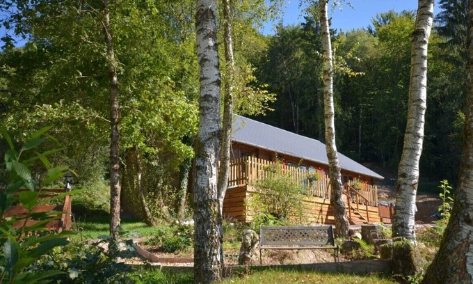Treignac Cottage | WOODLANDS COTTAGE + JACUZZI