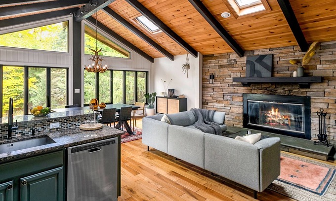 Jewett Cabin | Woodpecker House - One of Vrbo’s 2025 Vacation Rental of the Year