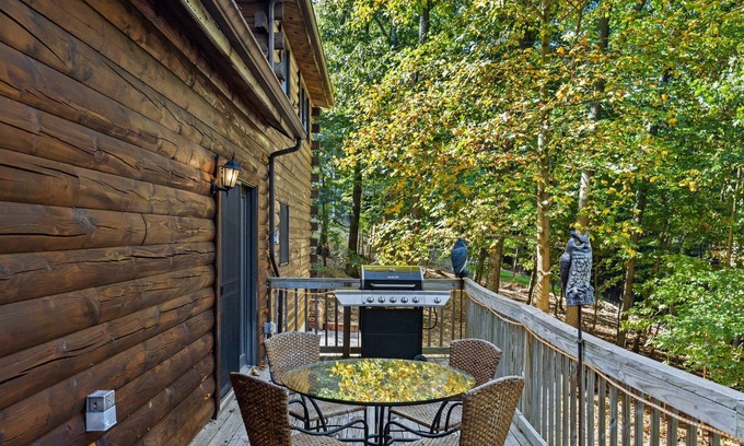 Kabletown Cabin | Woodpecker Woods - Cozy Log Cabin w/Hot Tub!