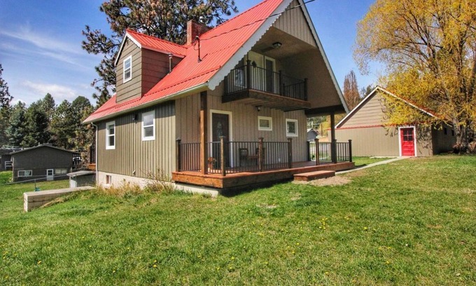 Woods Bay Ski Chalet | Woods Bay Chalet Close to Flathead Lake