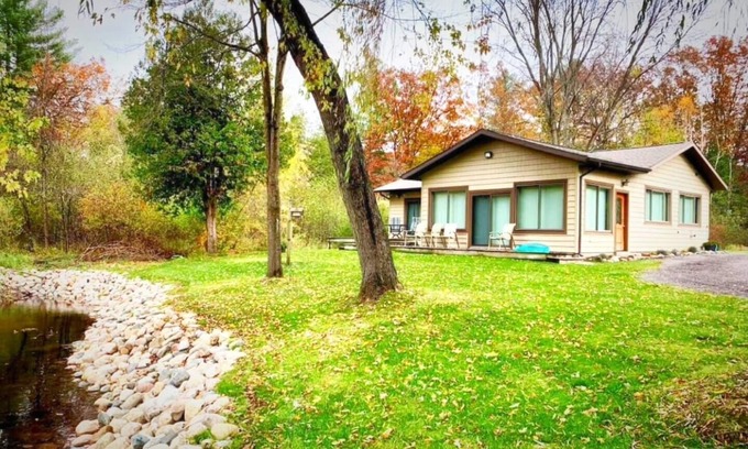 Branch Cabin | Woods & Water Cabin - Fish or Kayak on Pere Marquette River near Ludington, MI.