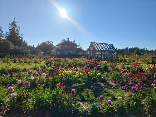 Sooke Bed & Breakfast | Woodside Farm Country Inn