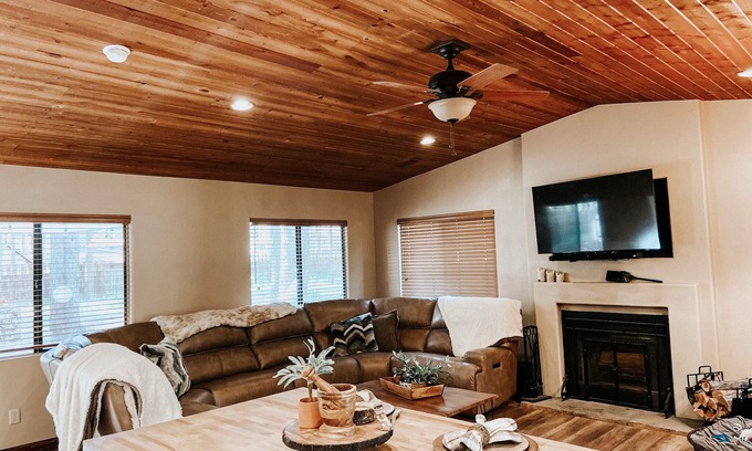 Williams House | Woodside Lodge in Parks (Flagstaff and Williams area)