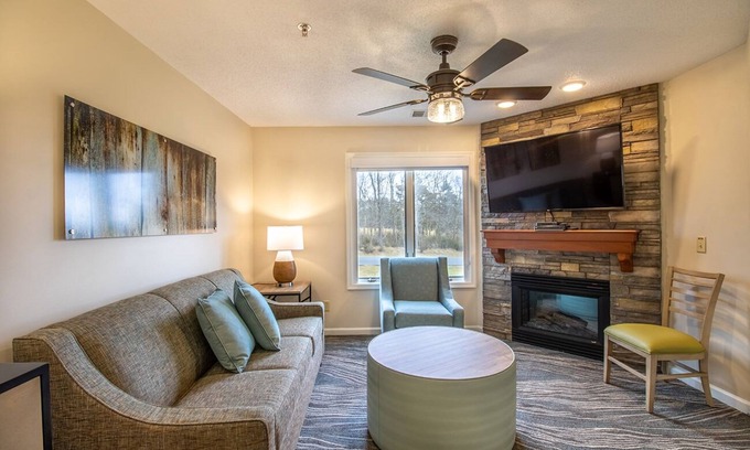 McGaheysville Condo | Woodstone Casa de Campo One Bedroom Condo