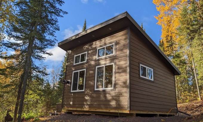 South Range Cabin | Woodsy Personal Retreat Cabin - "Solitude"
