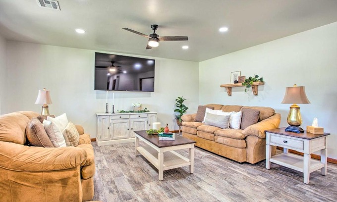 Woodward House | Woodward Home Near Crystal Beach Water Park!