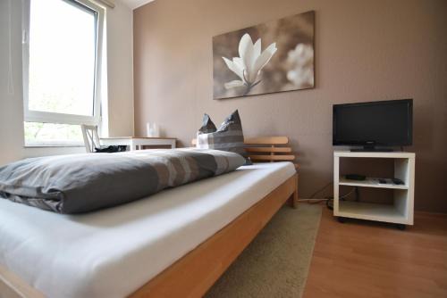 Chorweiler Apartment | Work and Stay Apartment Cologne- Fühlinger See