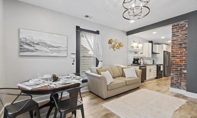 Chaplin House | Workfriendly home with priv yard, near downtown