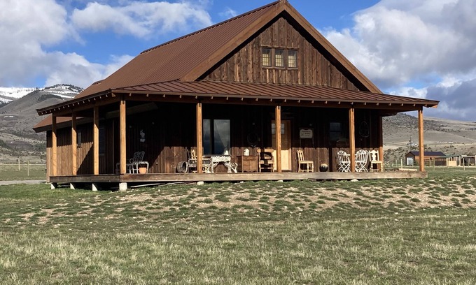 Shining Mountains Cabin | World Class Fishing, and Mountain Views in the beautiful Madison River Valley.