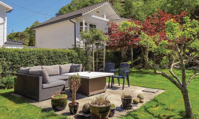 Flekkefjord House | Would you like to spend a vacation in picturesque and beautiful Åna Sira?