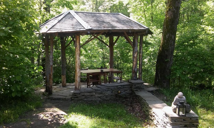 Franklin House | Writer's Retreat In The Western Catskills