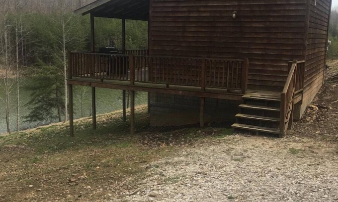 Heidelberg Cabin | Writers - Two story cabin with Hot Tub Writers Cabin