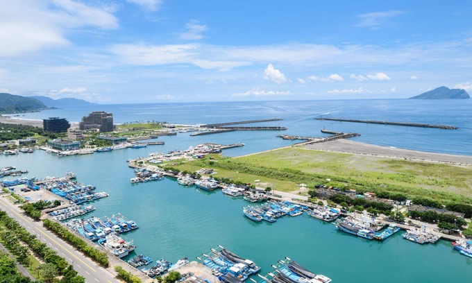 Toucheng Condo | Wushi Harbor Luxury Beach Condo Getaway