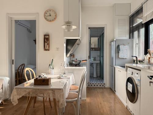 Changning Apartment | Wutong District Sunshine 2 bedrooms 2 beds with kitchen and bathroom, laundry and cooking, close to Zhongshan Park business district Leyihome close to Zhongshan Park