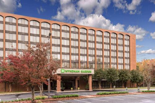 Lackey Hotel | Wyndham Garden Williamsburg Busch Gardens Area
