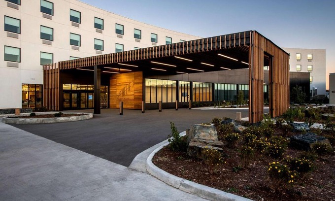 Winnipeg Hotel | Wyndham Garden Winnipeg Airport