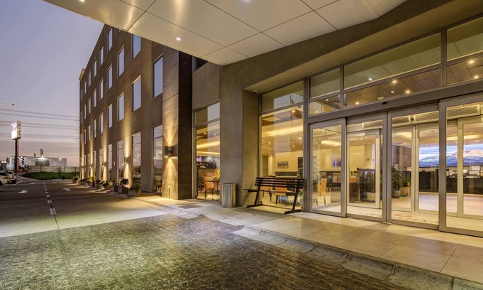 Pudahuel Hotel | Wyndham Santiago Aeropuerto